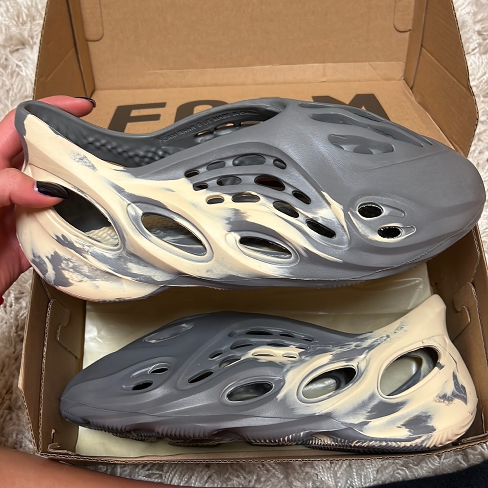YEEZY FOAM RUNNERS New Never Worn!!
